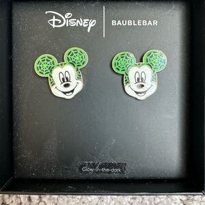Disney x Baublebar Mickey
Mouse Spiderweb
Halloween earrings